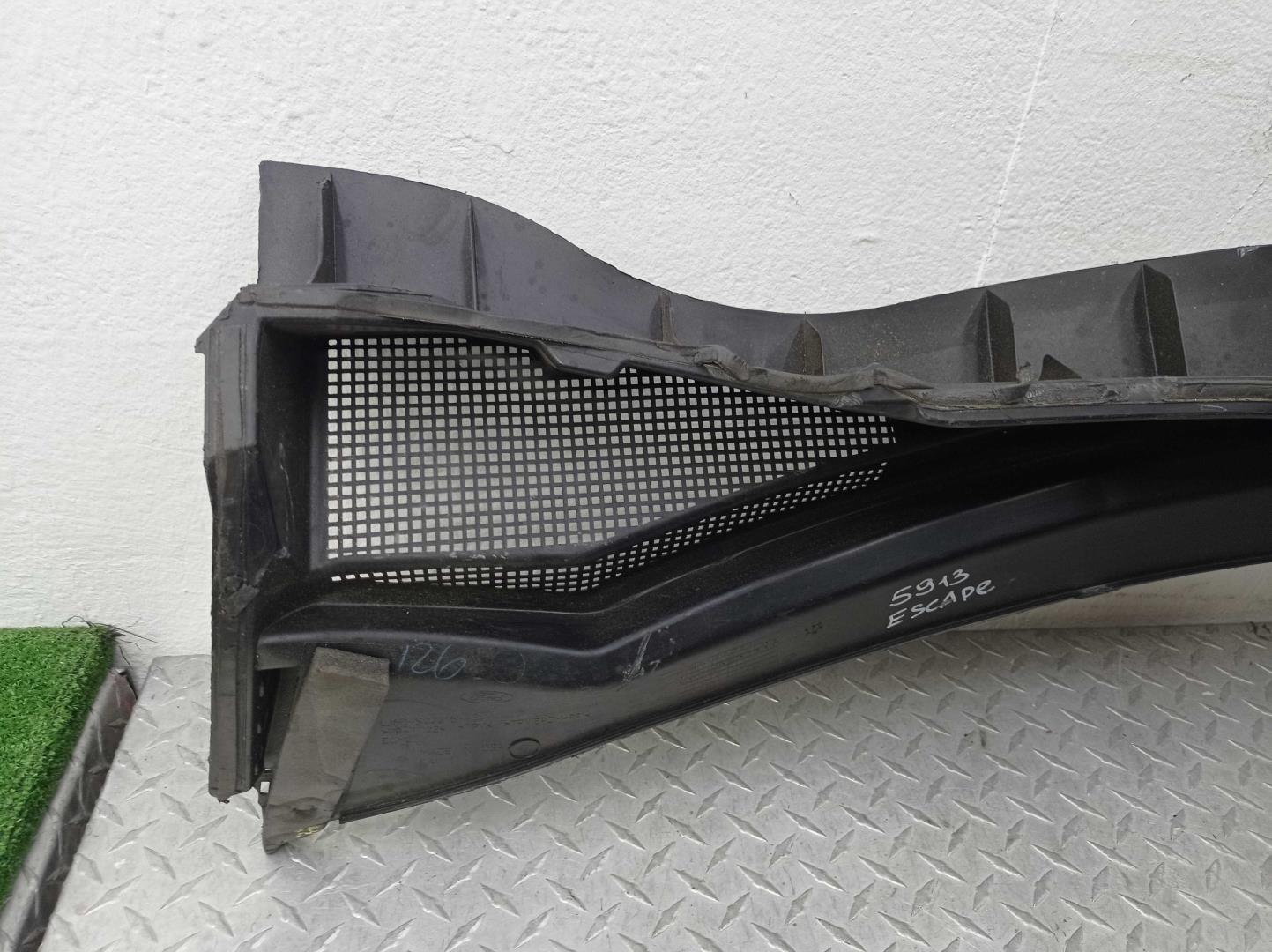 Решетка стеклоочистителей (Жабо)