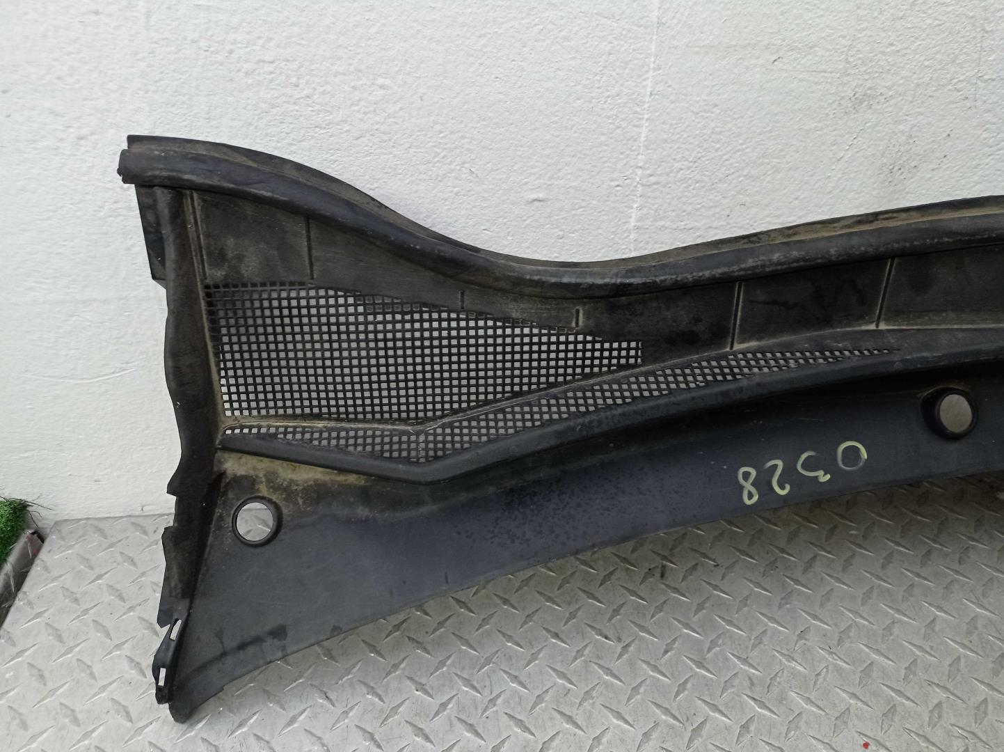 Решетка стеклоочистителей (Жабо)