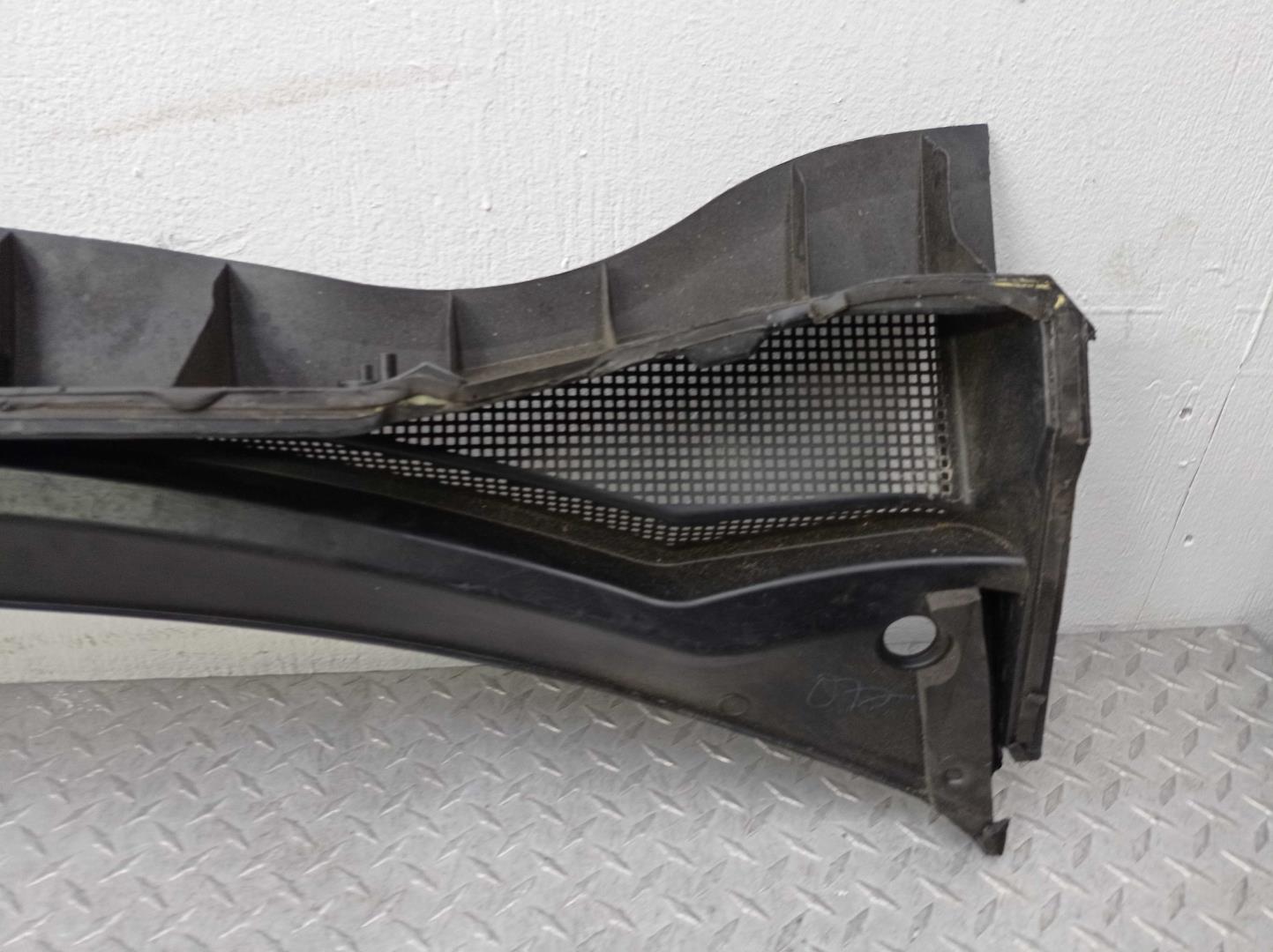 Решетка стеклоочистителей (Жабо)