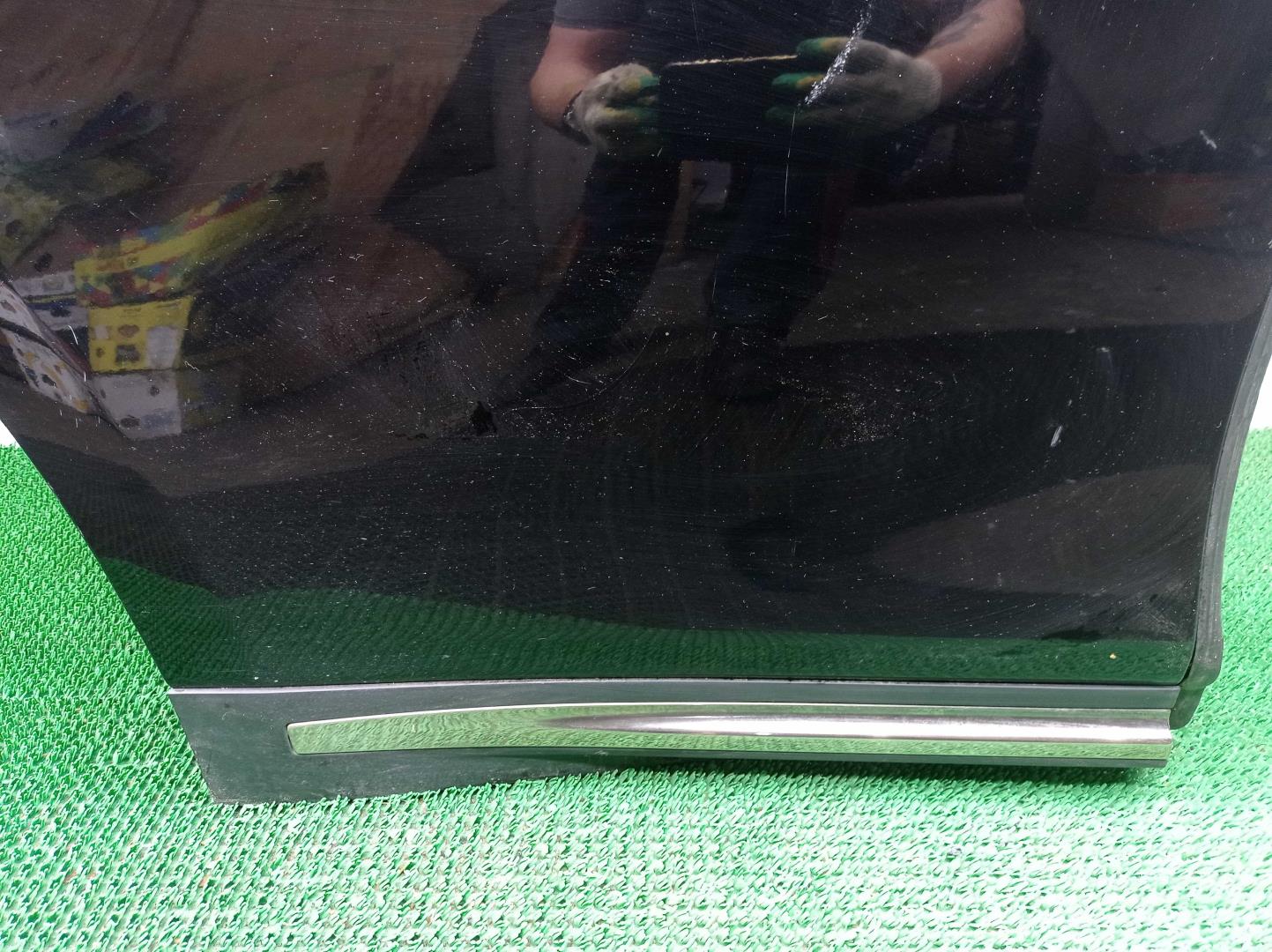 Стекло двери задней правой