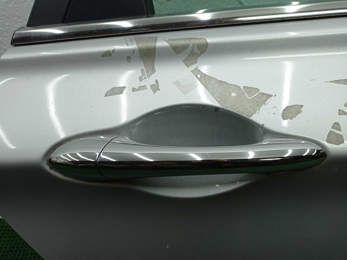 Стекло двери задней правой