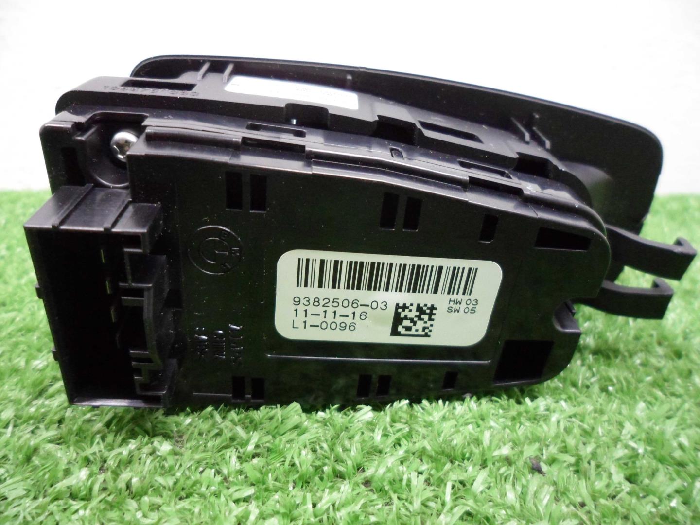 Кнопка стеклоподъемника