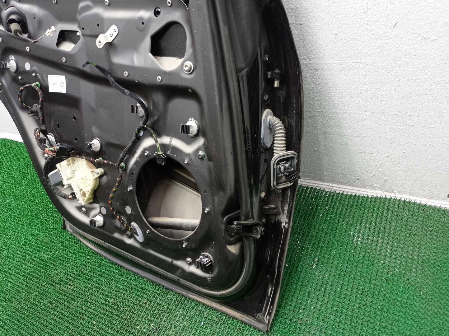 Стеклоподъемник электр. задний левый