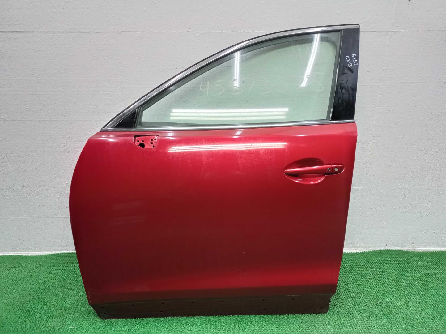 Замок двери передней левой