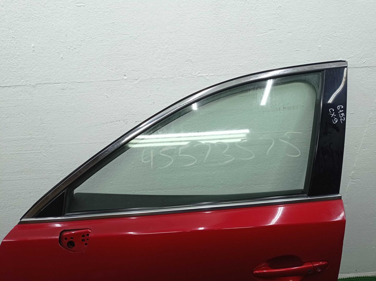 Замок двери передней левой