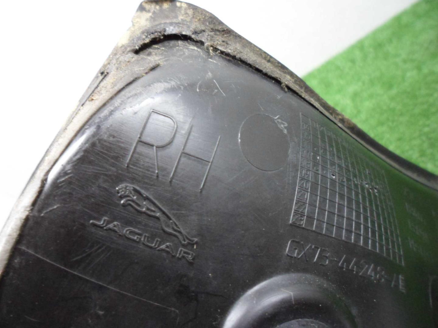 Накладка крышки багажника