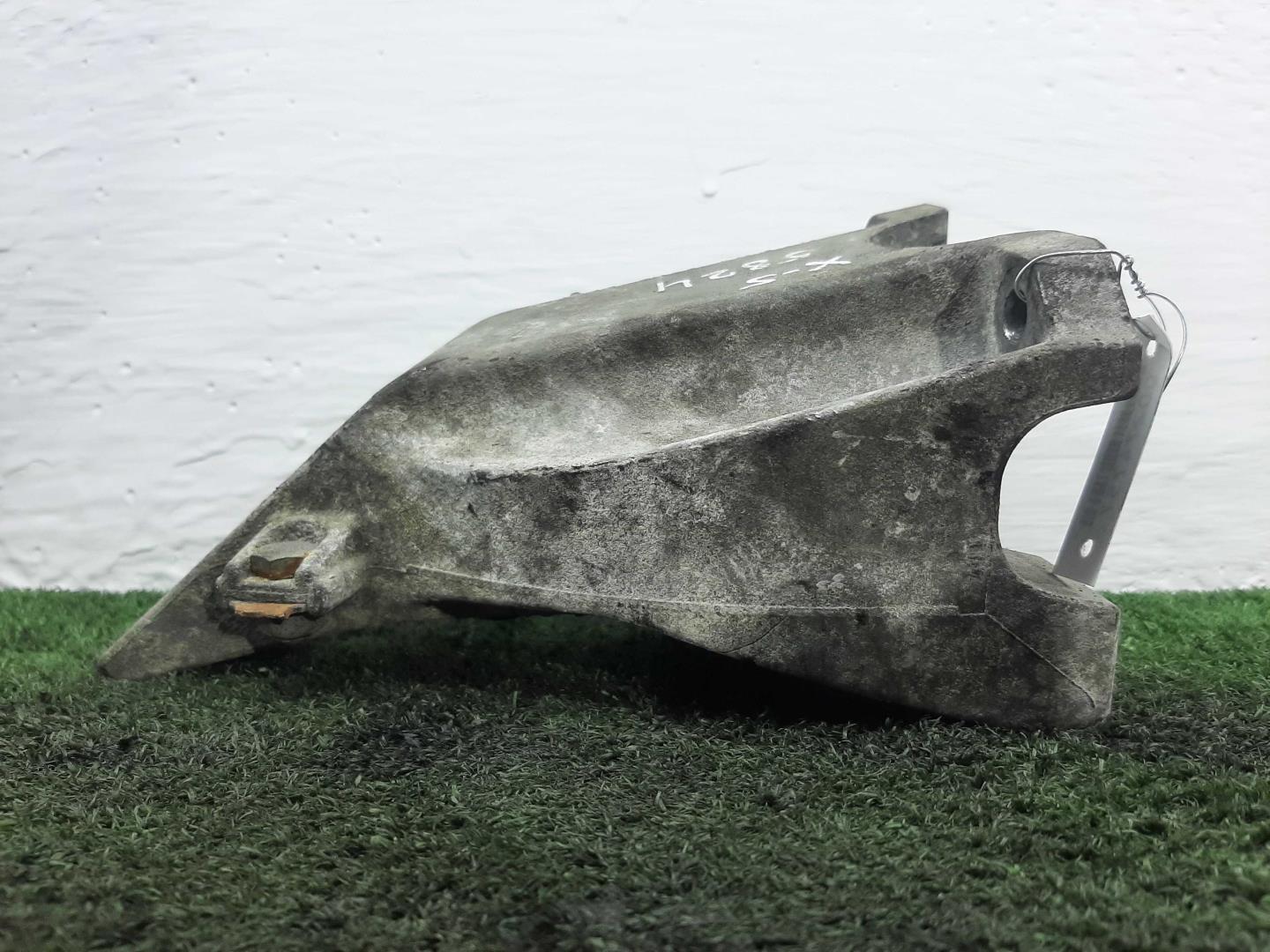 Кронштейн двигателя