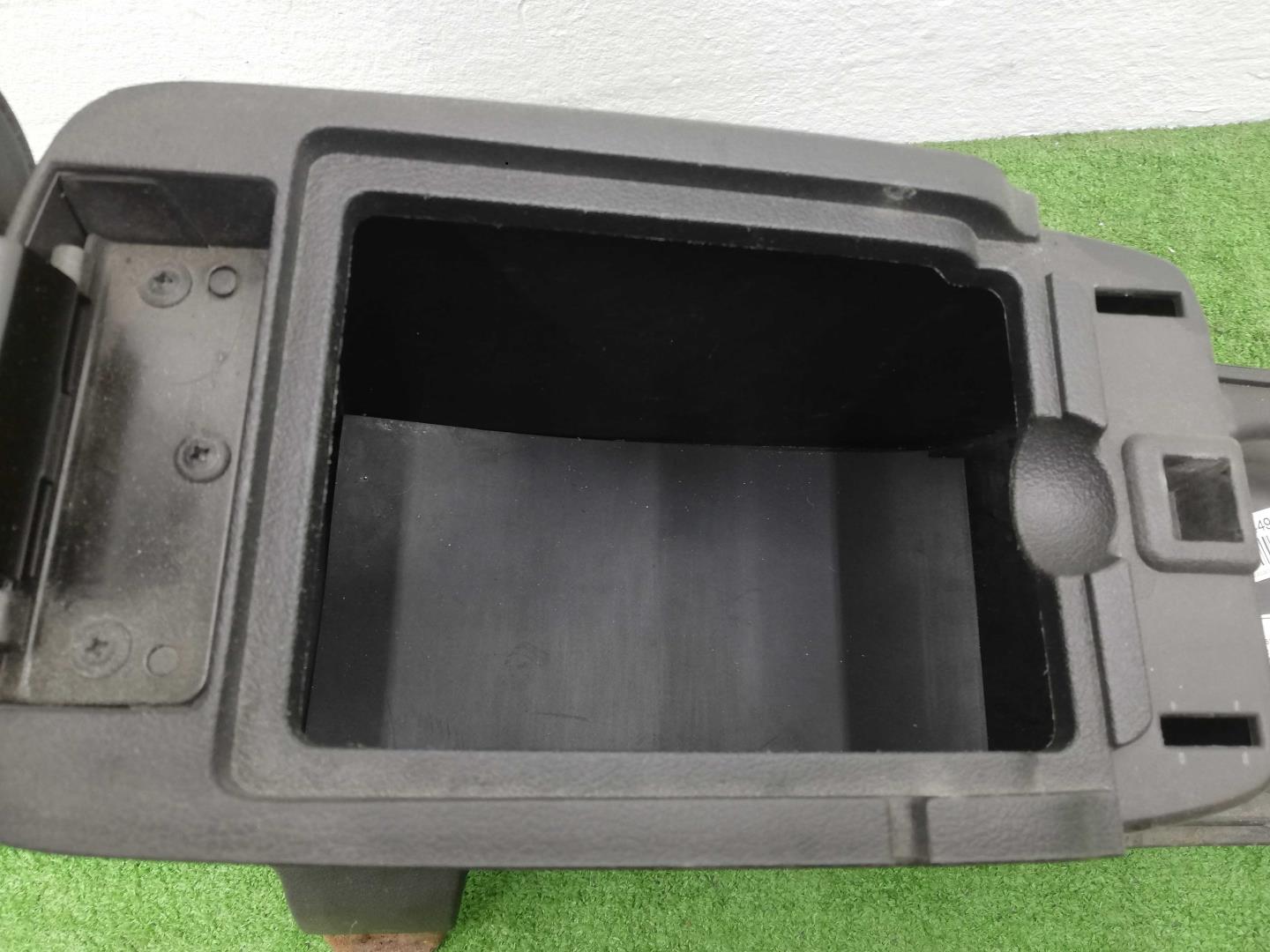 Подлокотник