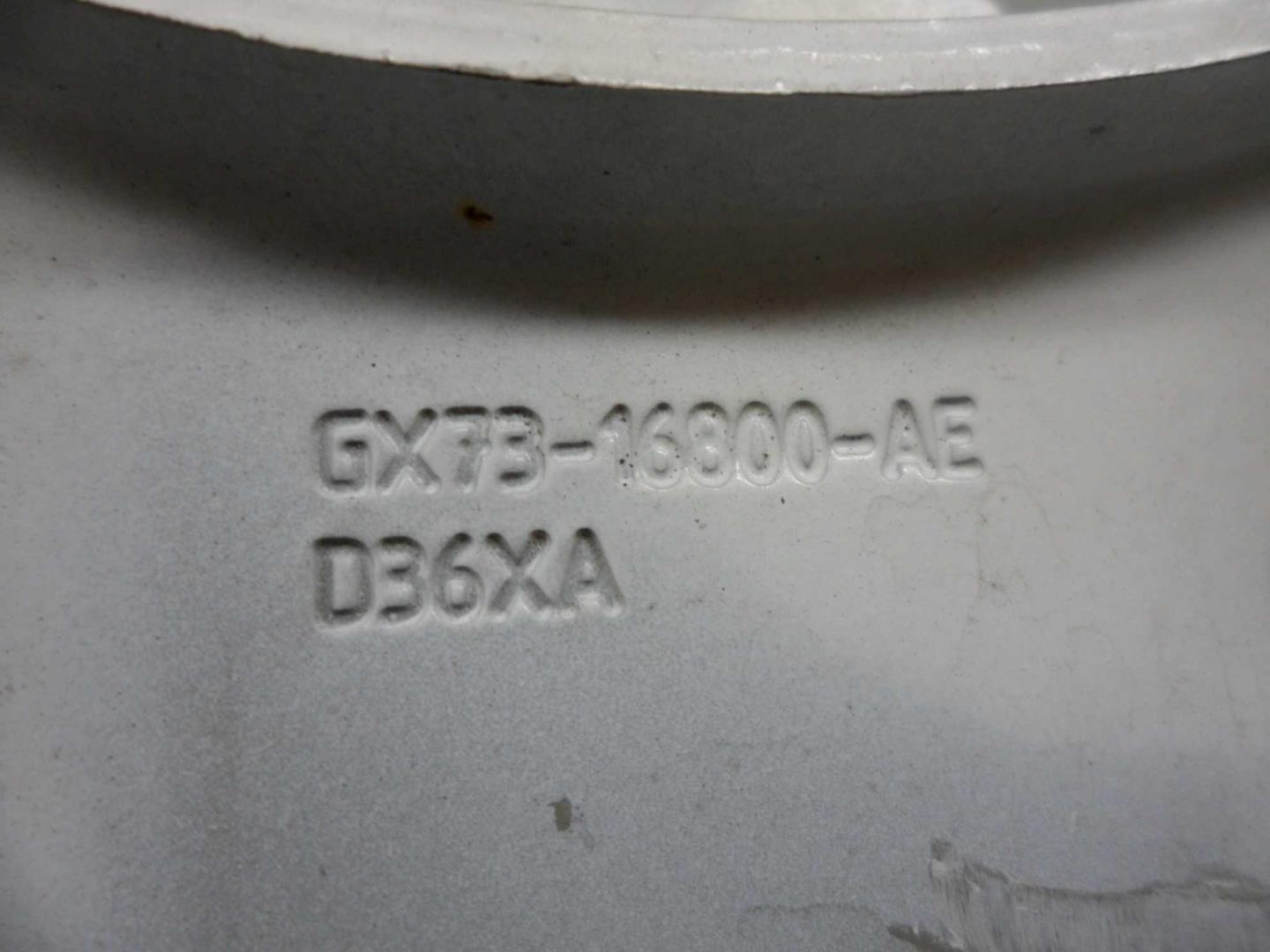 Петля капота правая