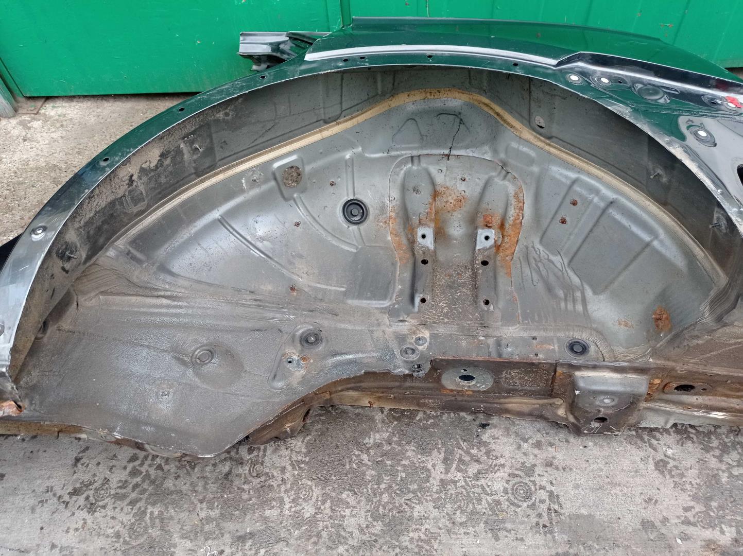 Крыло заднее левое