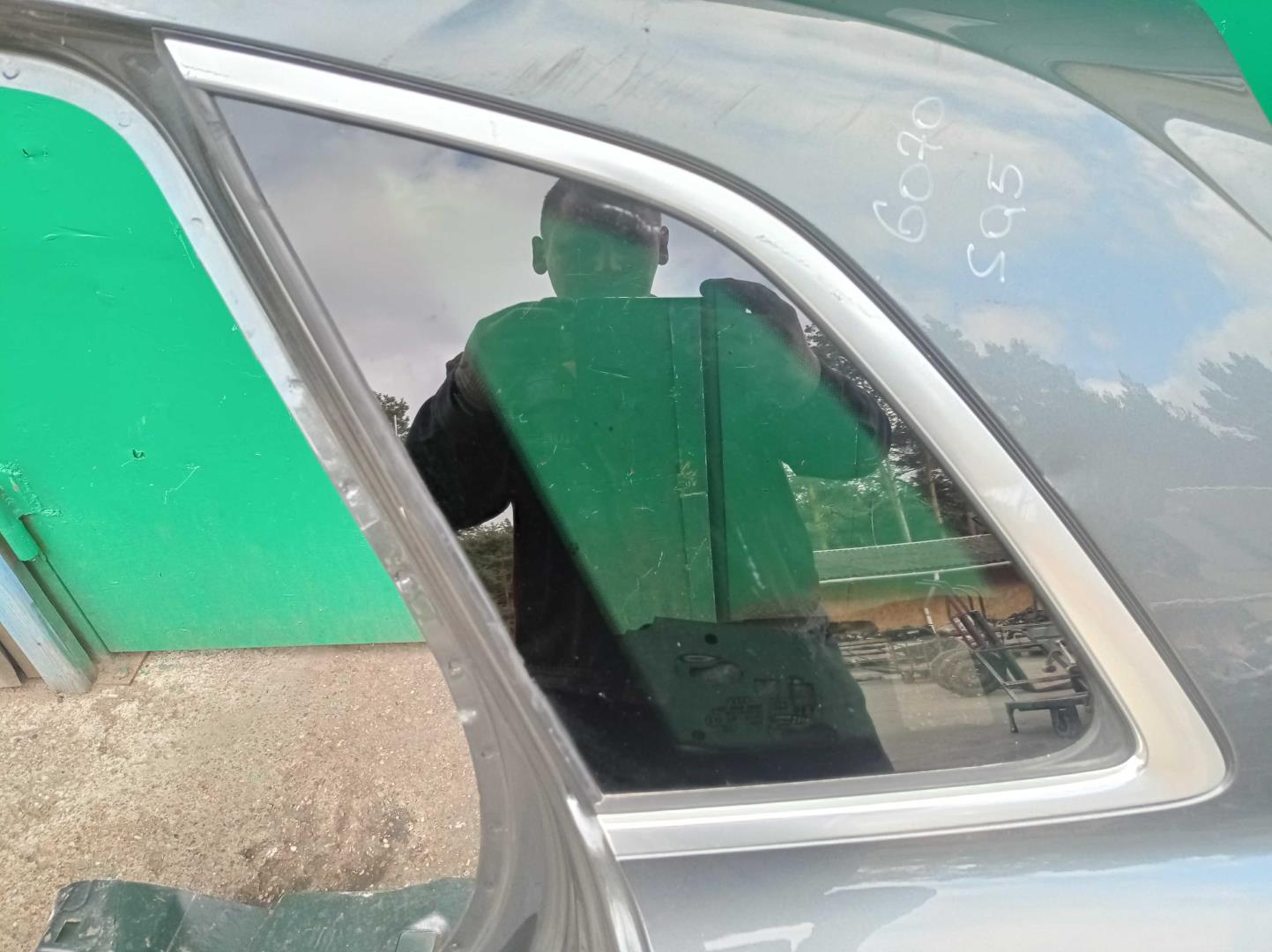 Крыло заднее левое