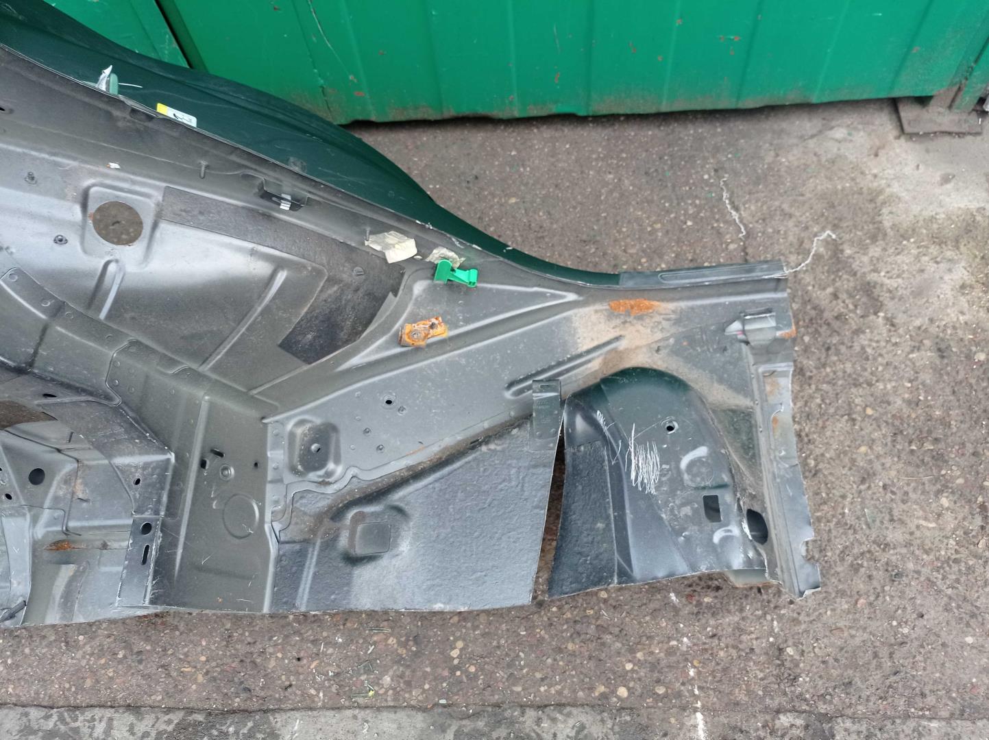 Крыло заднее левое