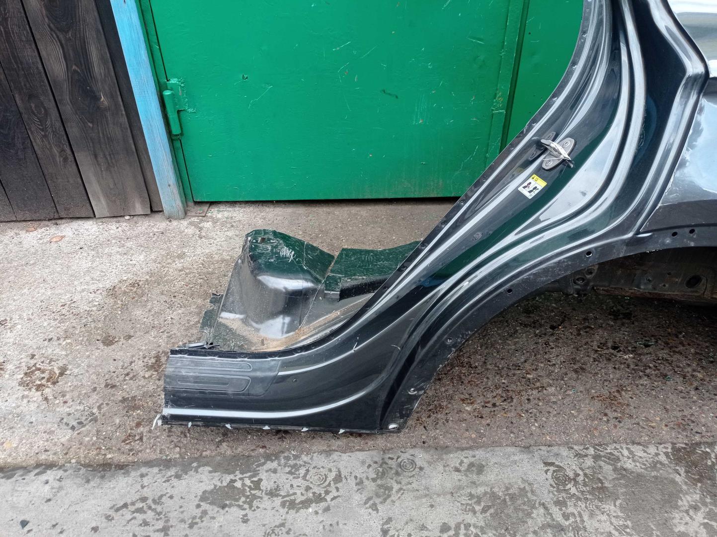 Крыло заднее левое