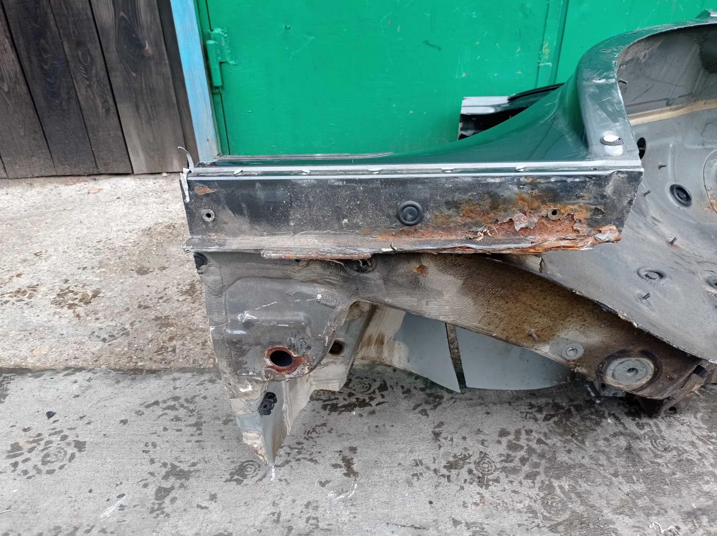 Крыло заднее левое