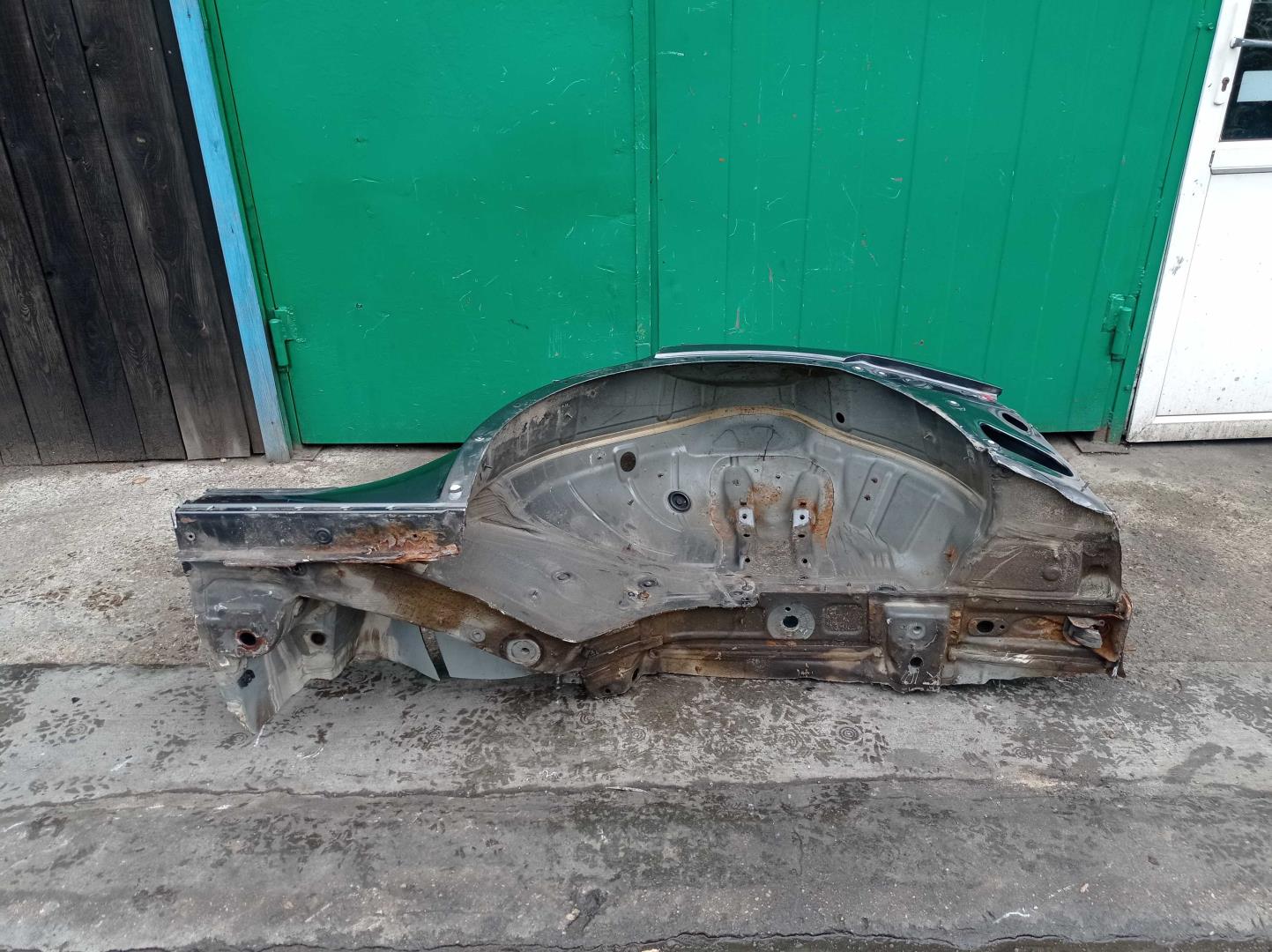 Крыло заднее левое