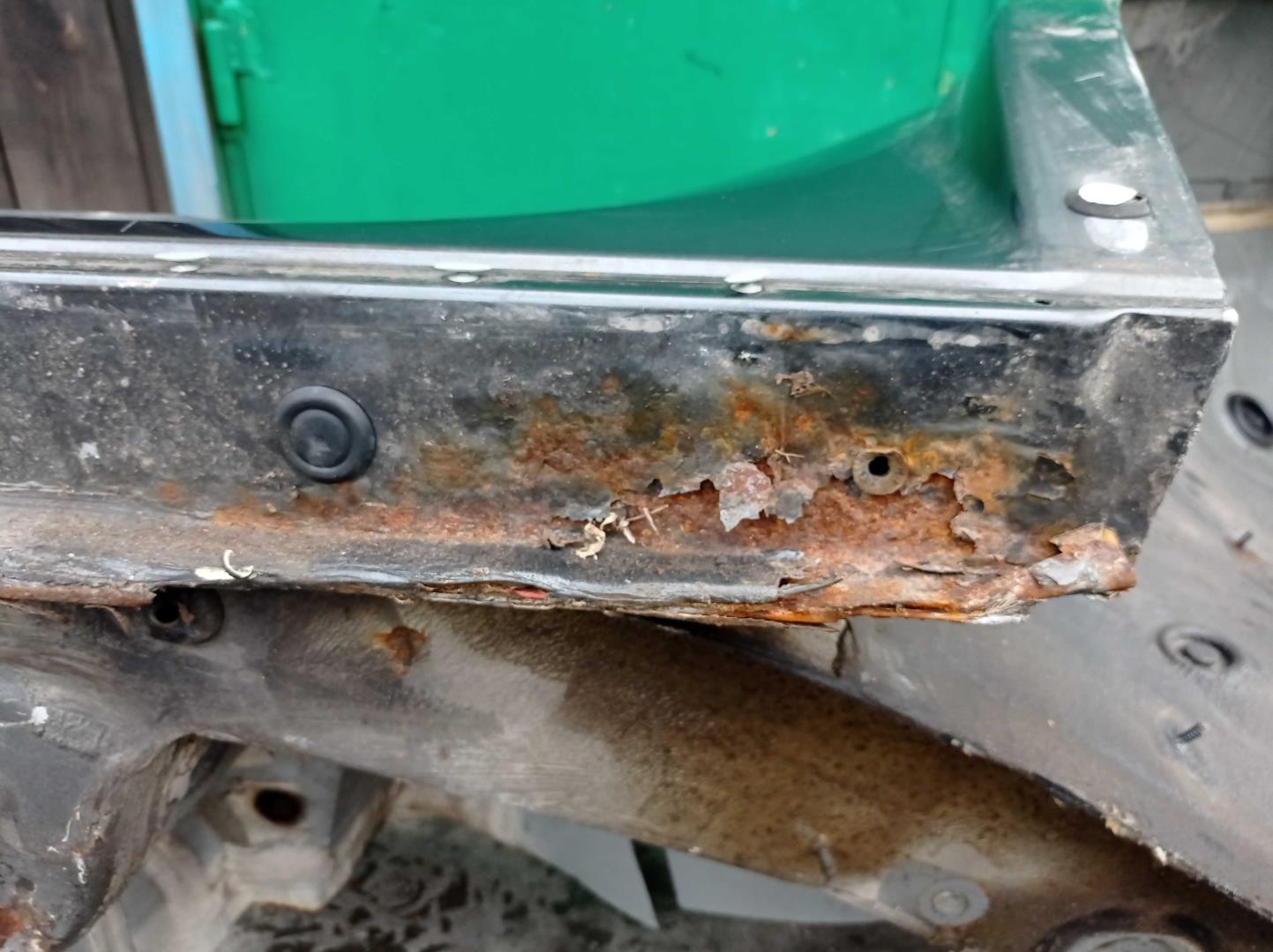 Крыло заднее левое