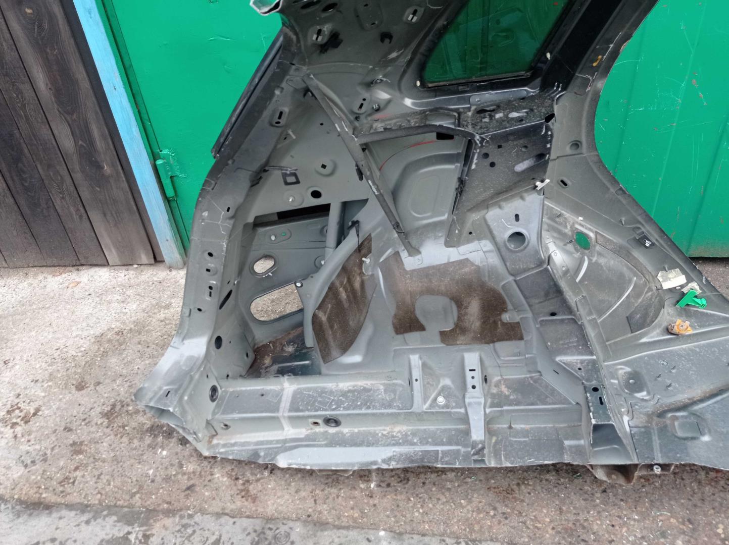 Крыло заднее левое