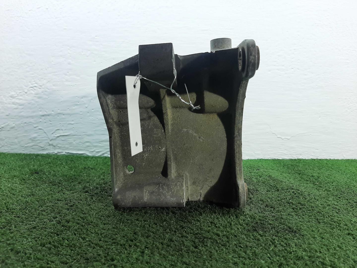 Кронштейн генератора