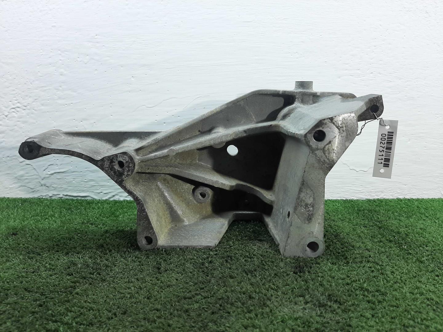 Кронштейн генератора