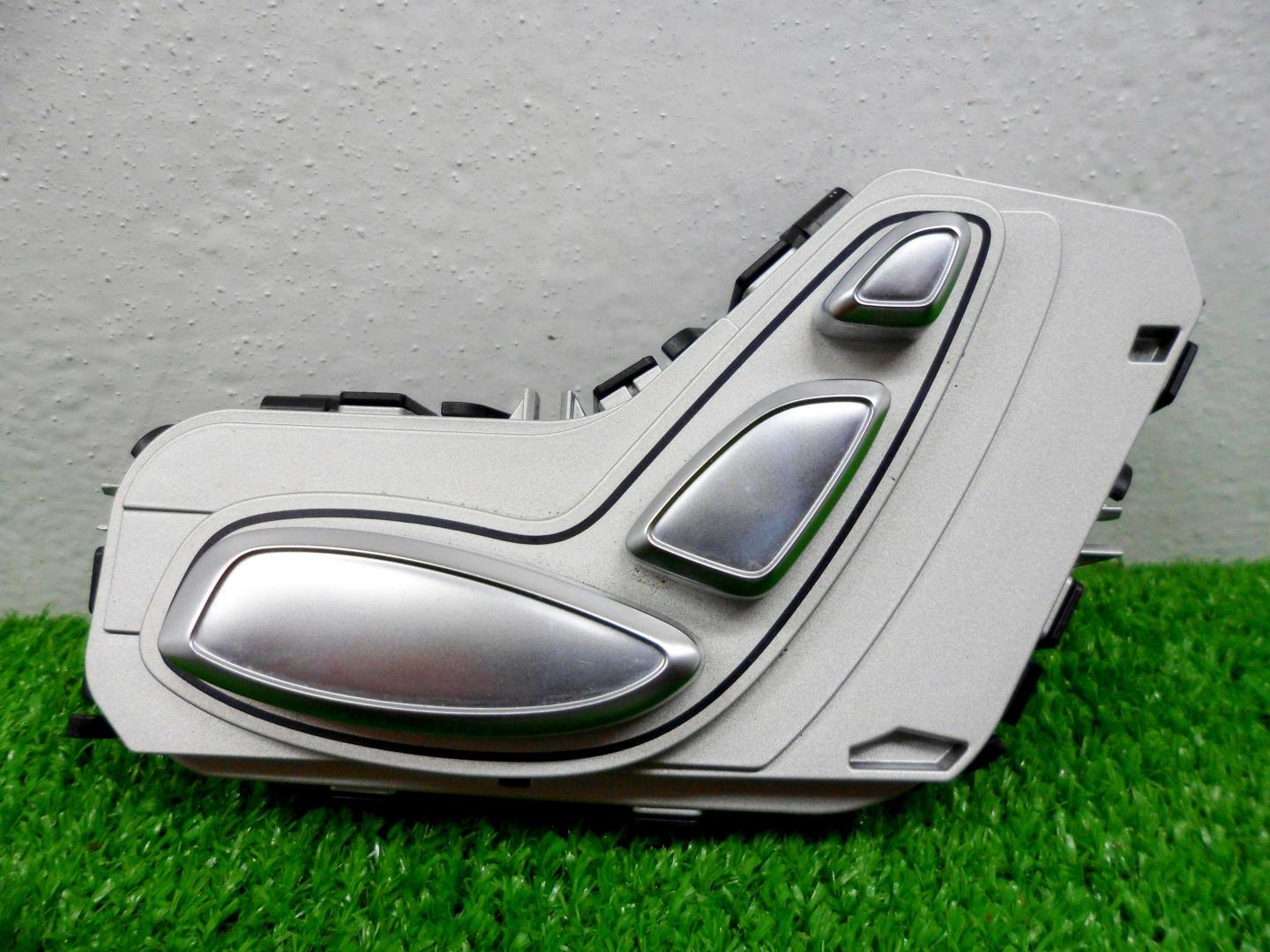 Переключатель регулировки сиденья