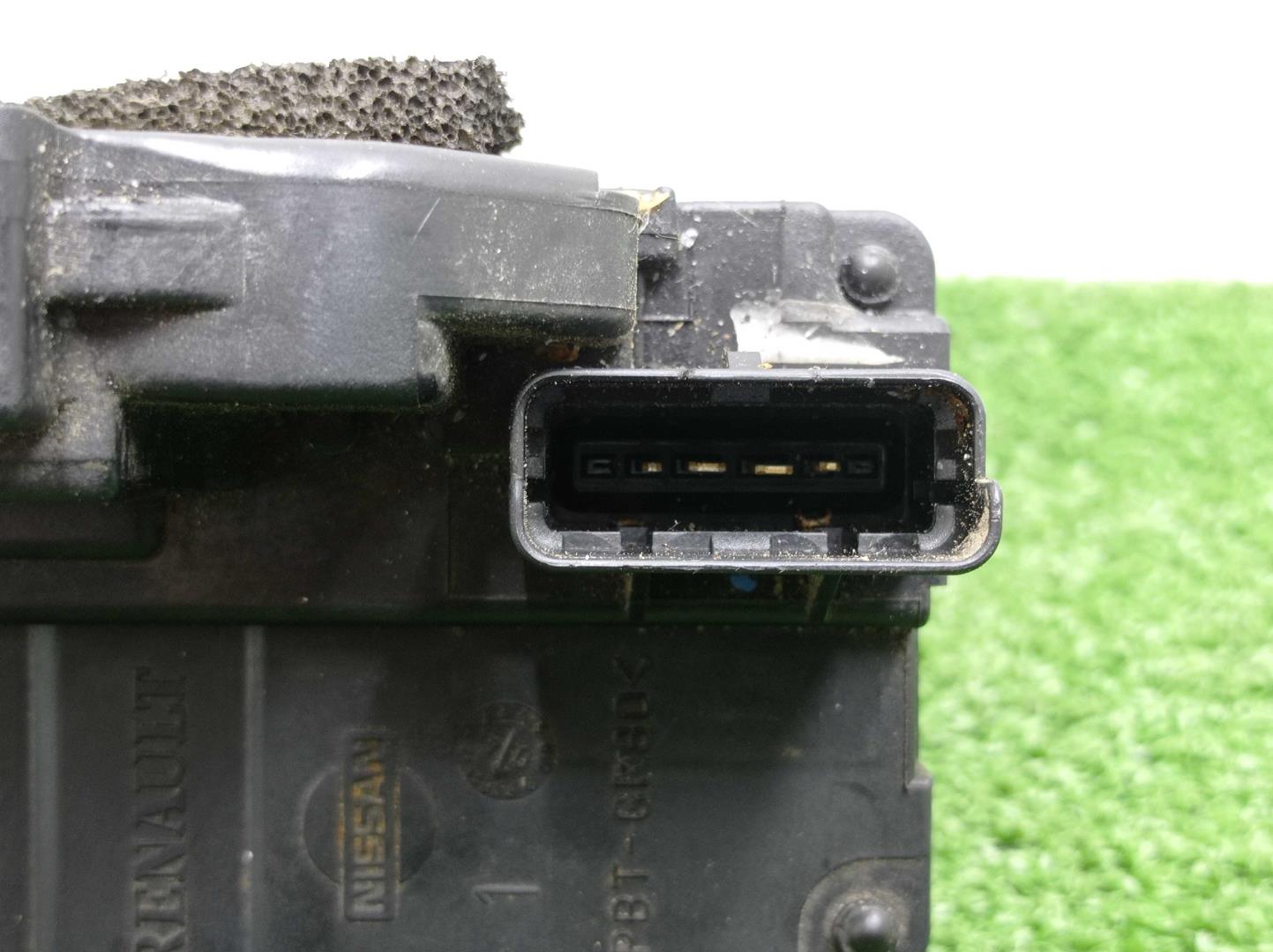 Замок двери передней правой