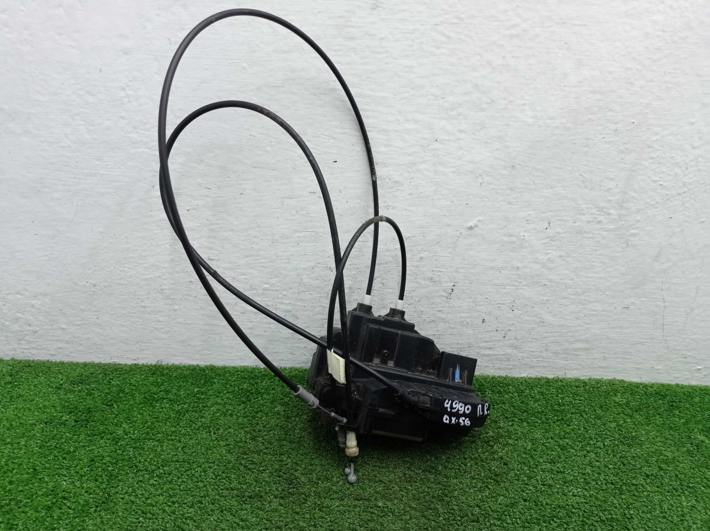 Замок двери передней правой