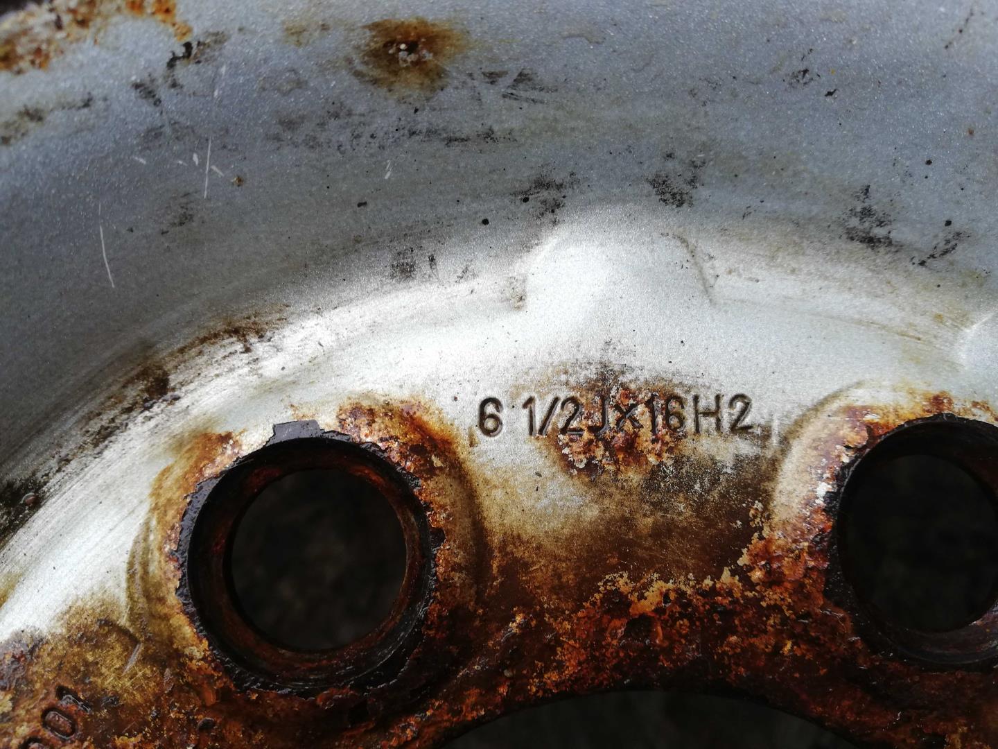 Диск колесный штампованный стальной