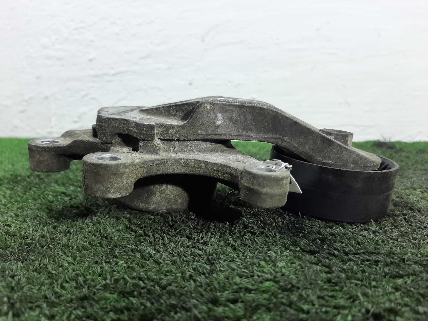 Натяжитель ремня