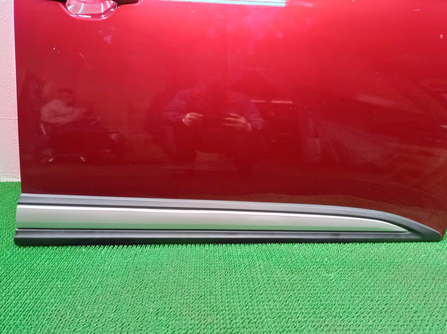 Замок двери передней правой