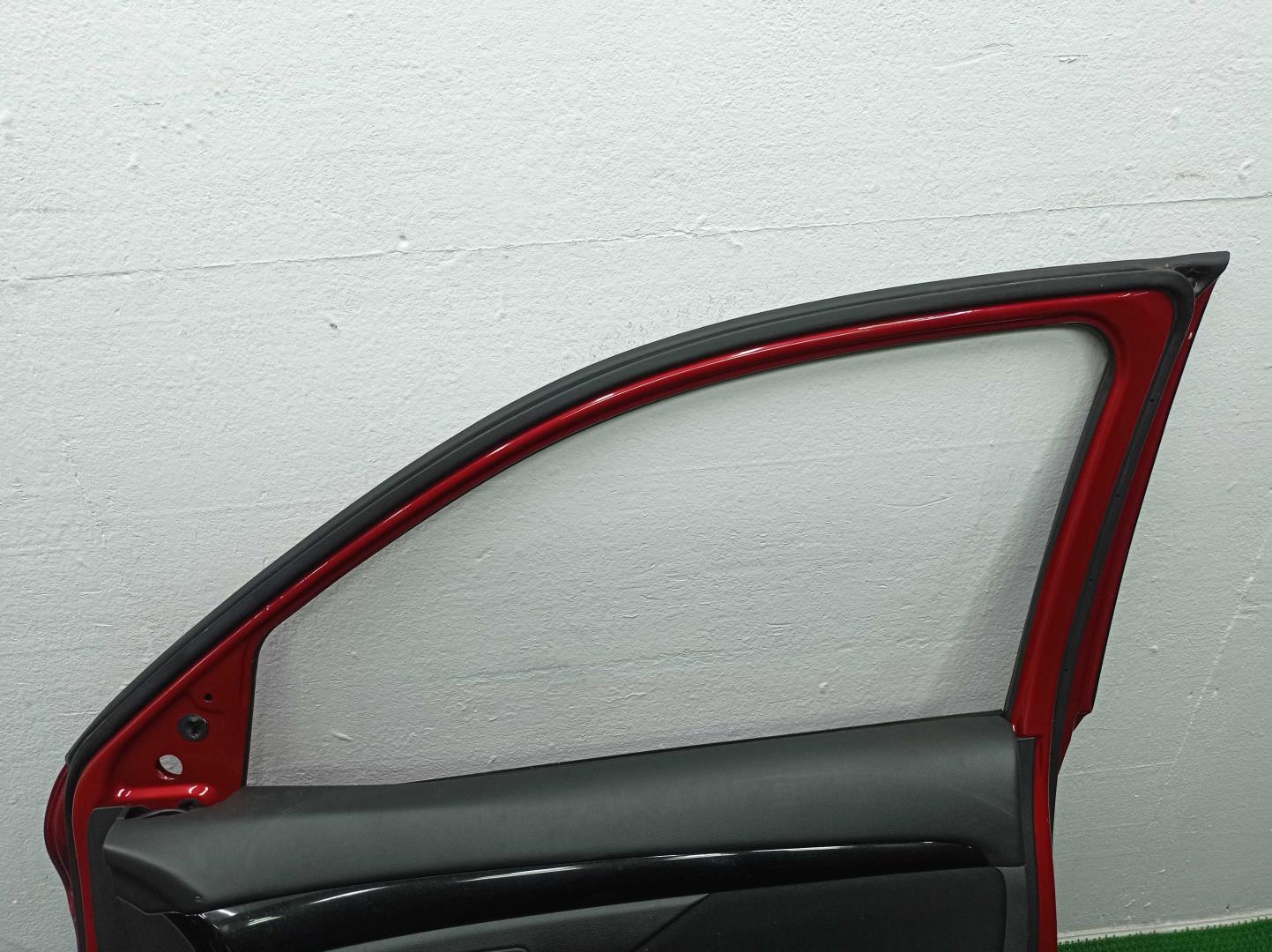 Замок двери передней правой