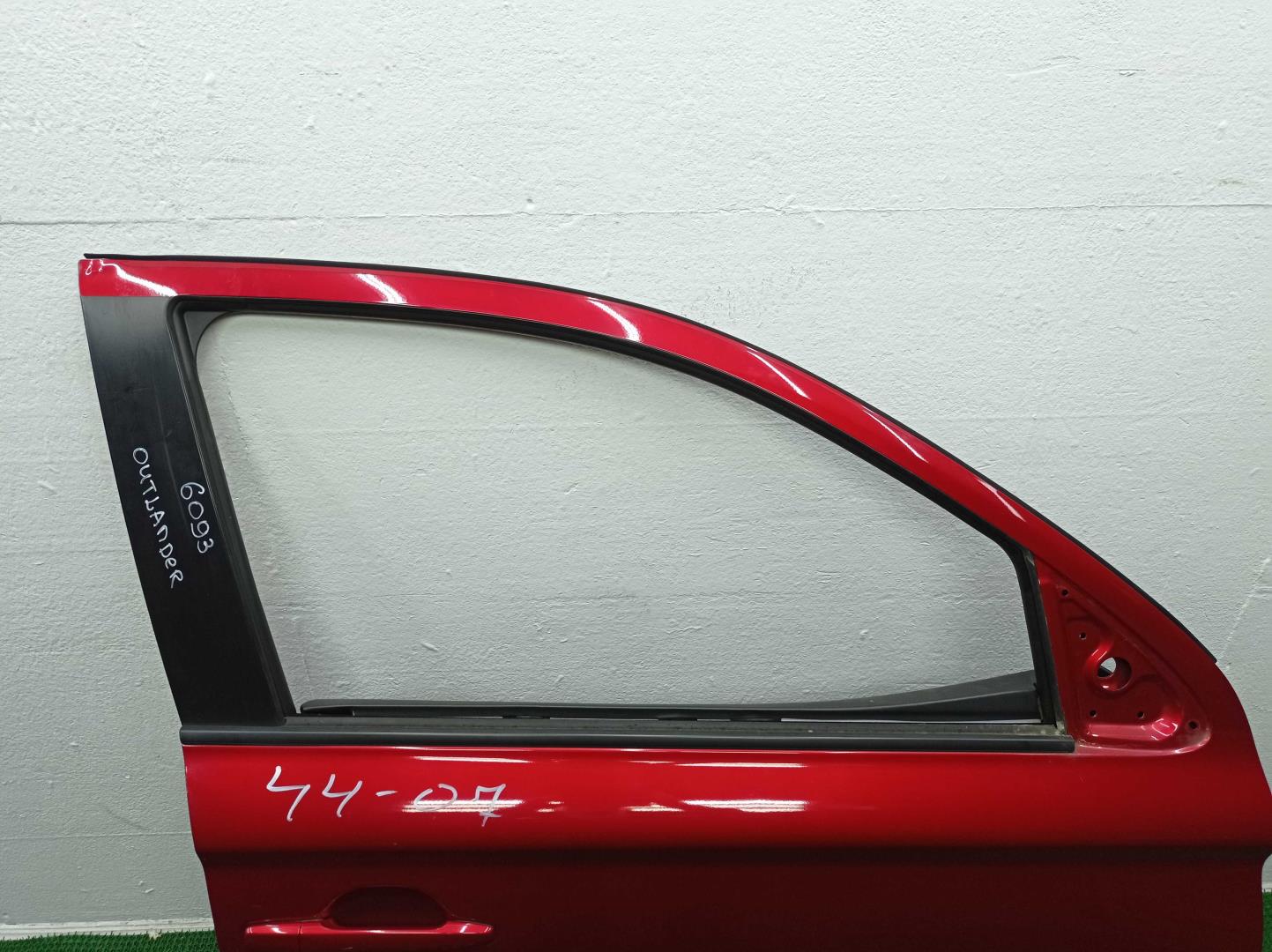 Замок двери передней правой