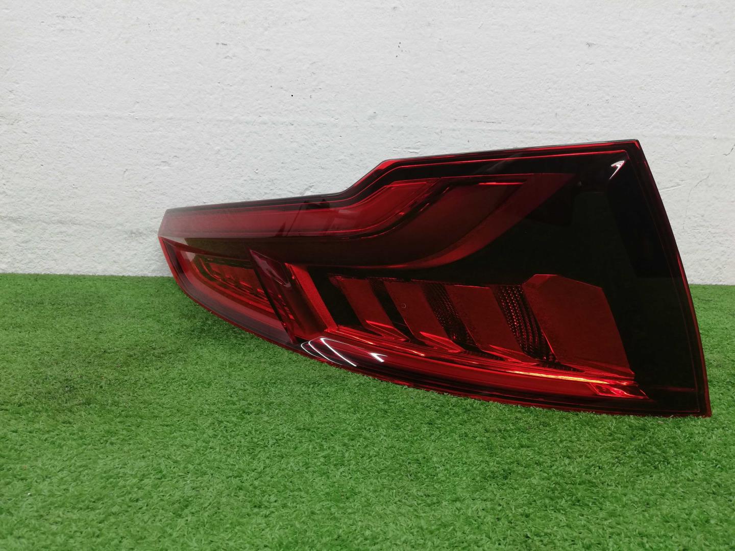 Фонарь задний внутренний левый