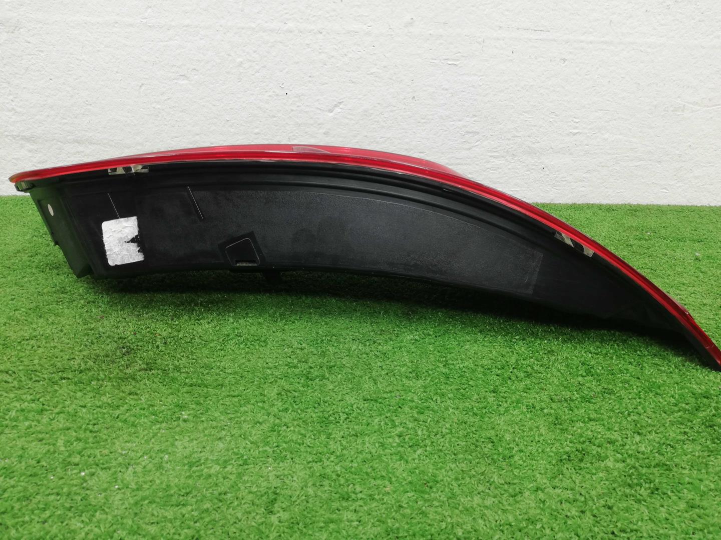 Фонарь задний внутренний левый