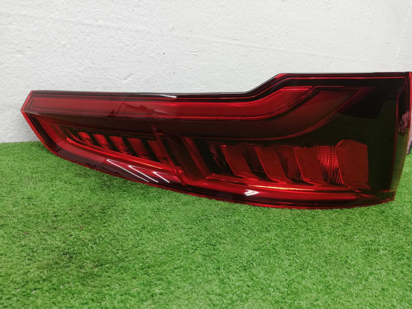 Фонарь задний внутренний левый