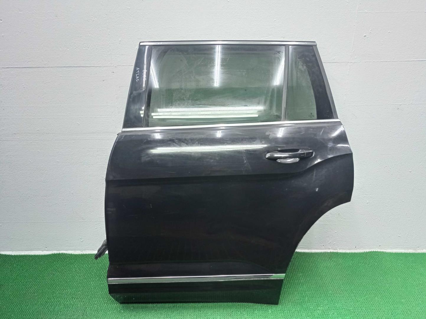 Замок двери задней левой