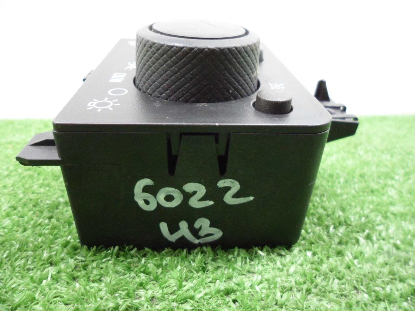 Переключатель света фар