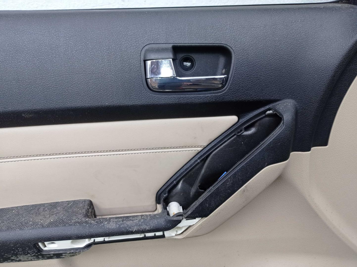 Ручка двери передней наружная левая