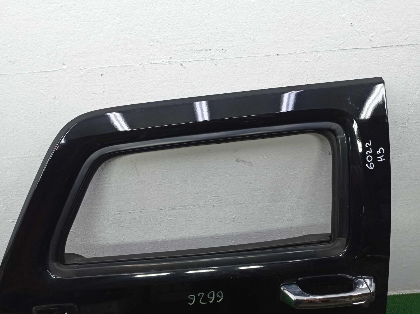 Замок двери передней левой