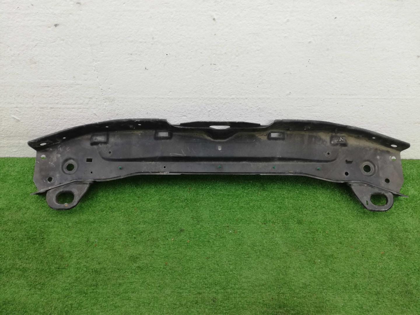 Кожух замка капота