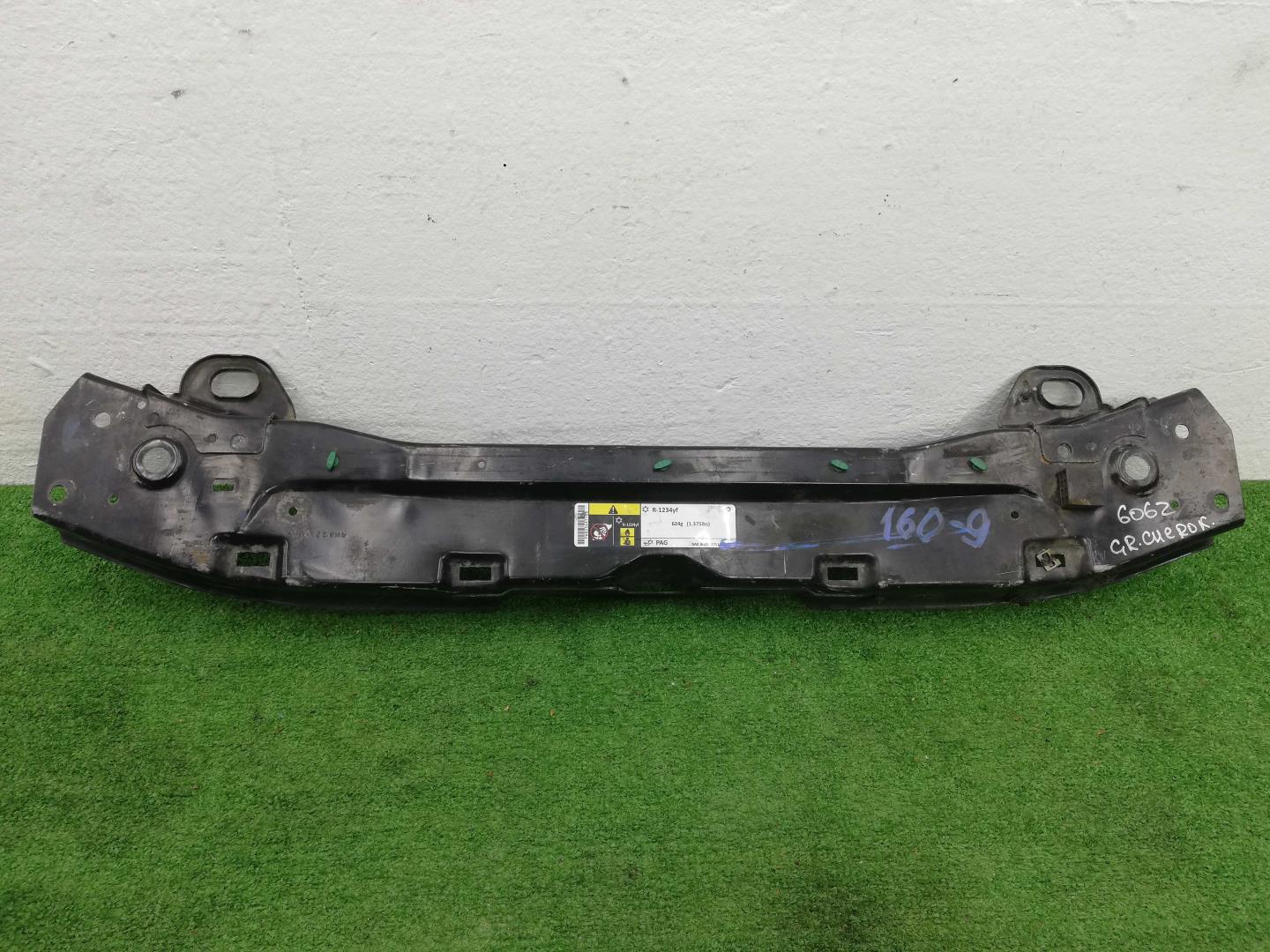 Кожух замка капота