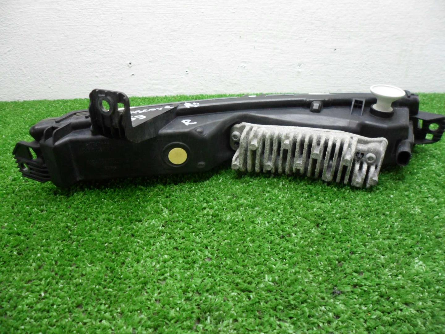 Фара противотуманная правая