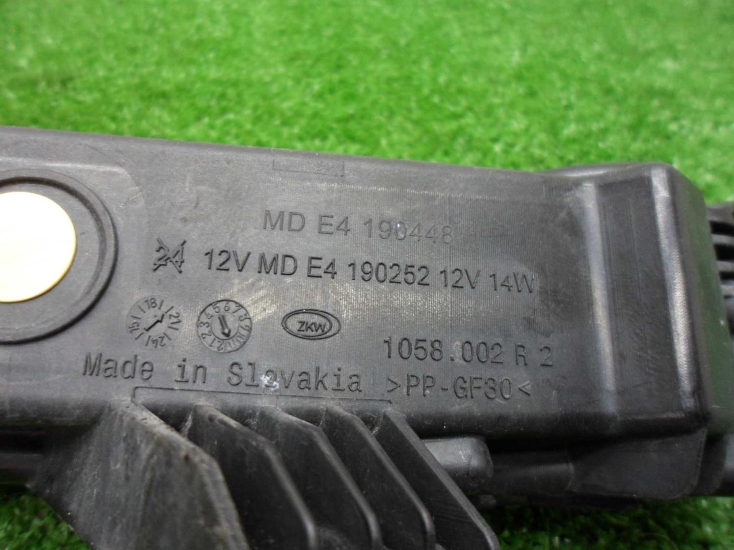 Фара противотуманная правая