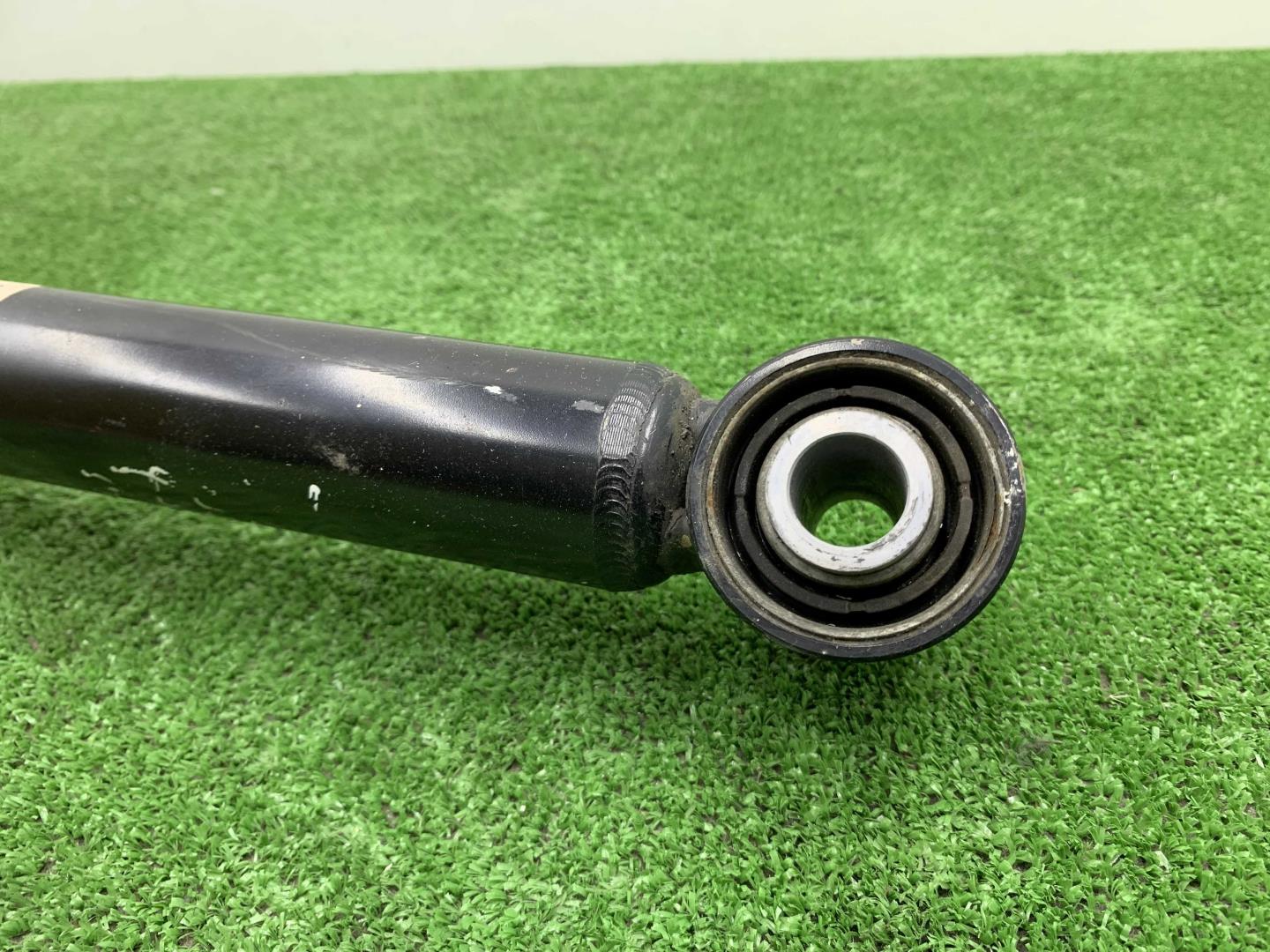 Амортизатор задний правый