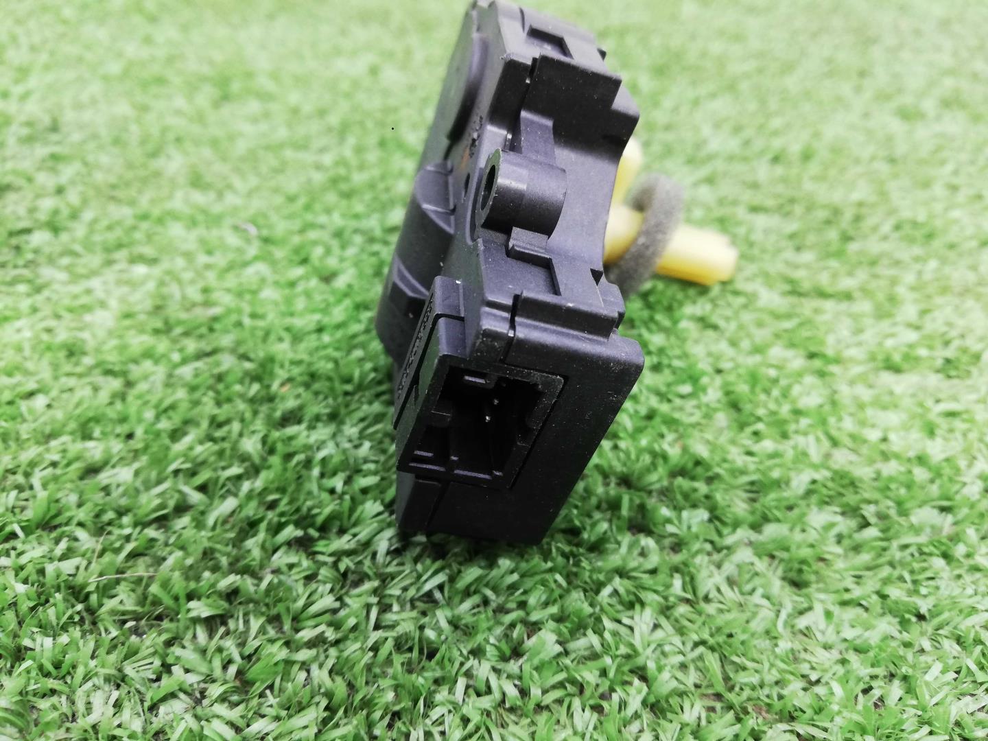 Моторчик заслонки печки