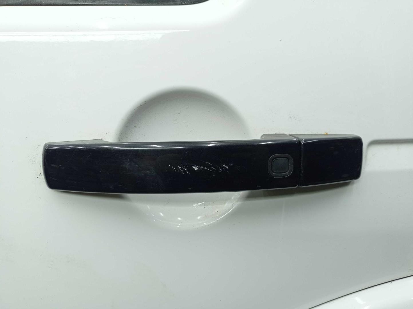 Замок двери задней левой