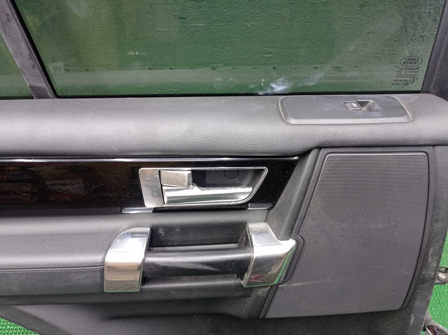 Замок двери задней левой