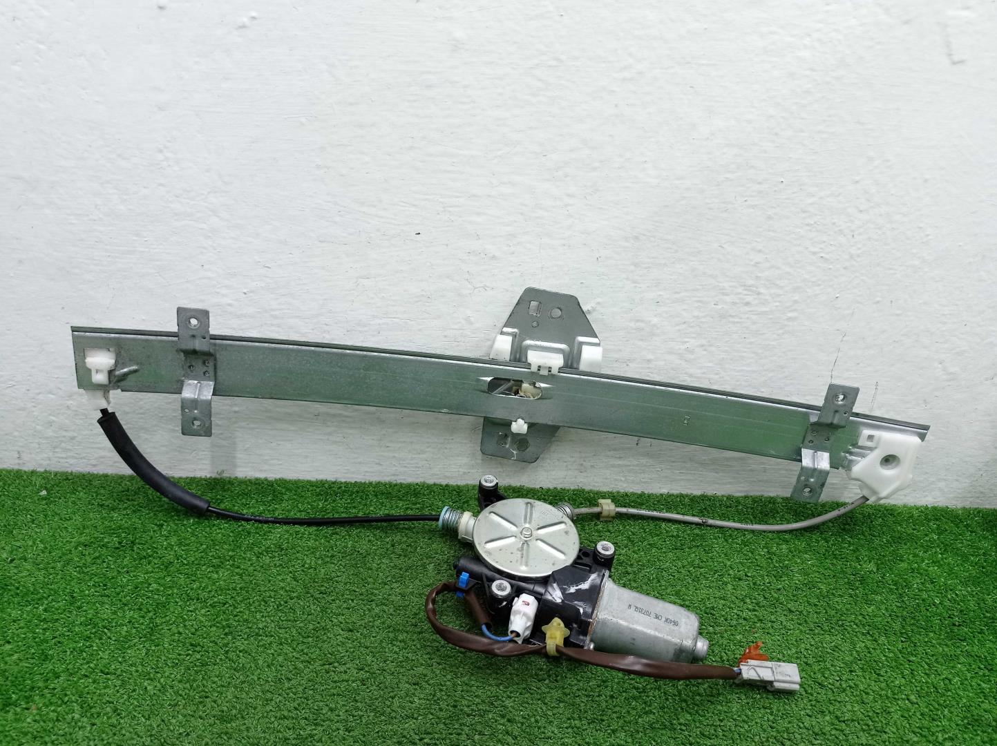 Стеклоподъемник электр. задний левый