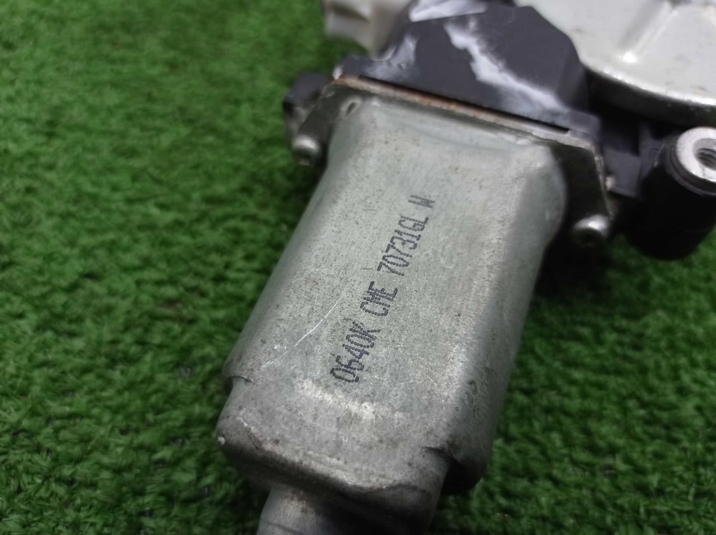 Стеклоподъемник электр. задний левый