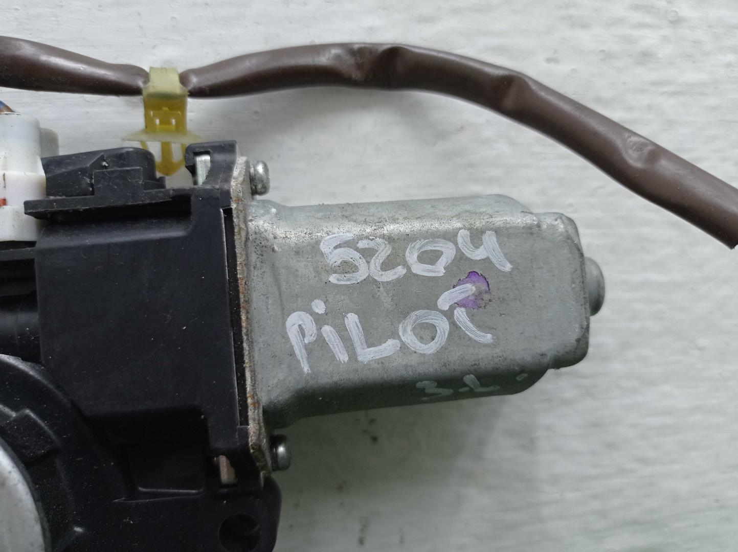 Стеклоподъемник электр. задний левый