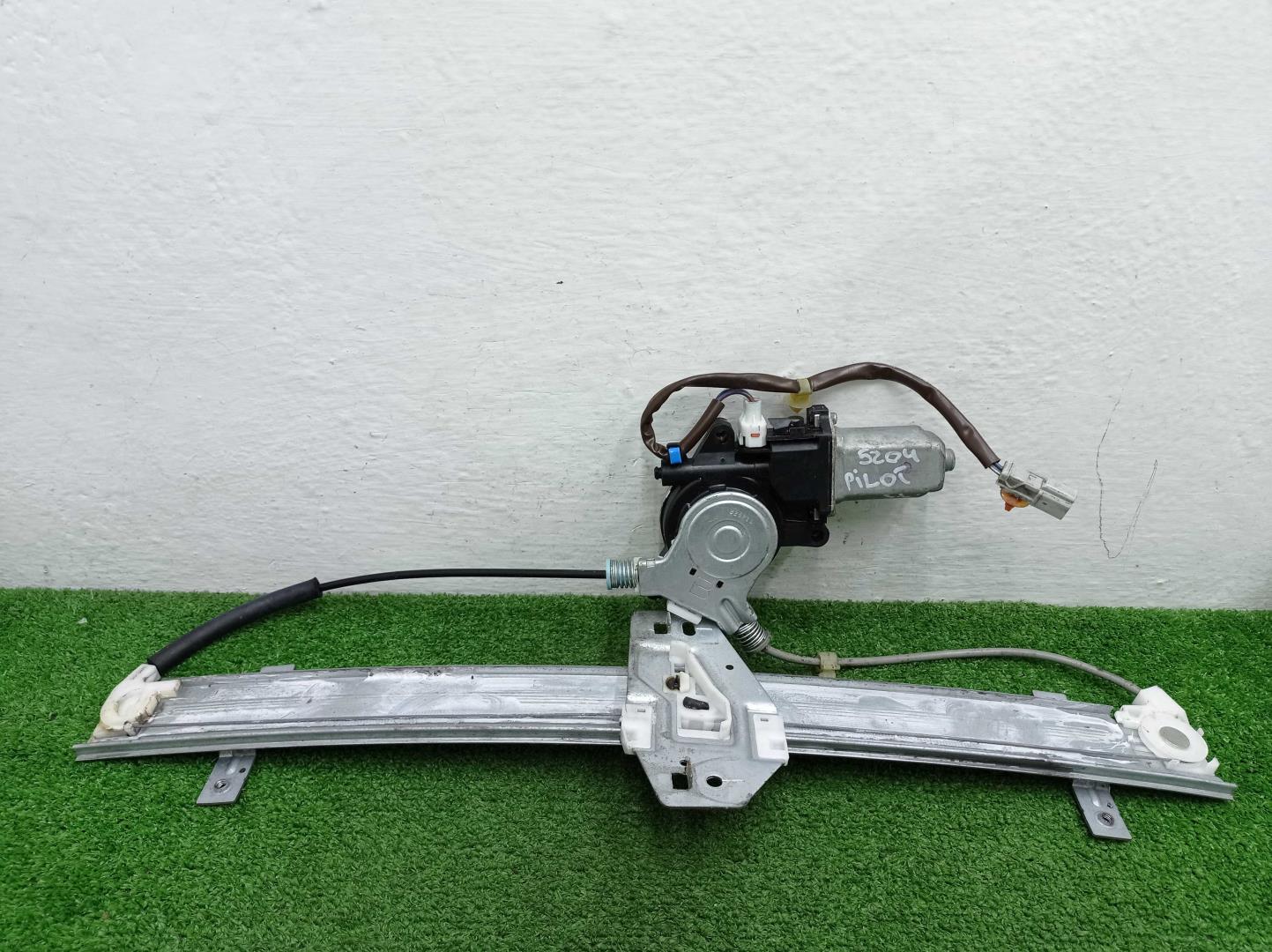 Стеклоподъемник электр. задний левый